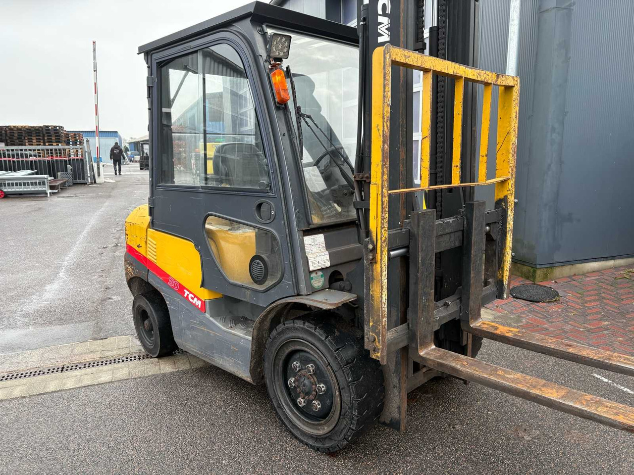 2009 TCM FD30T3 - FORKLIFT - Forklift: picture 2 2009 TCM FD30T3 - FORKLIFT - Forklift: picture 2