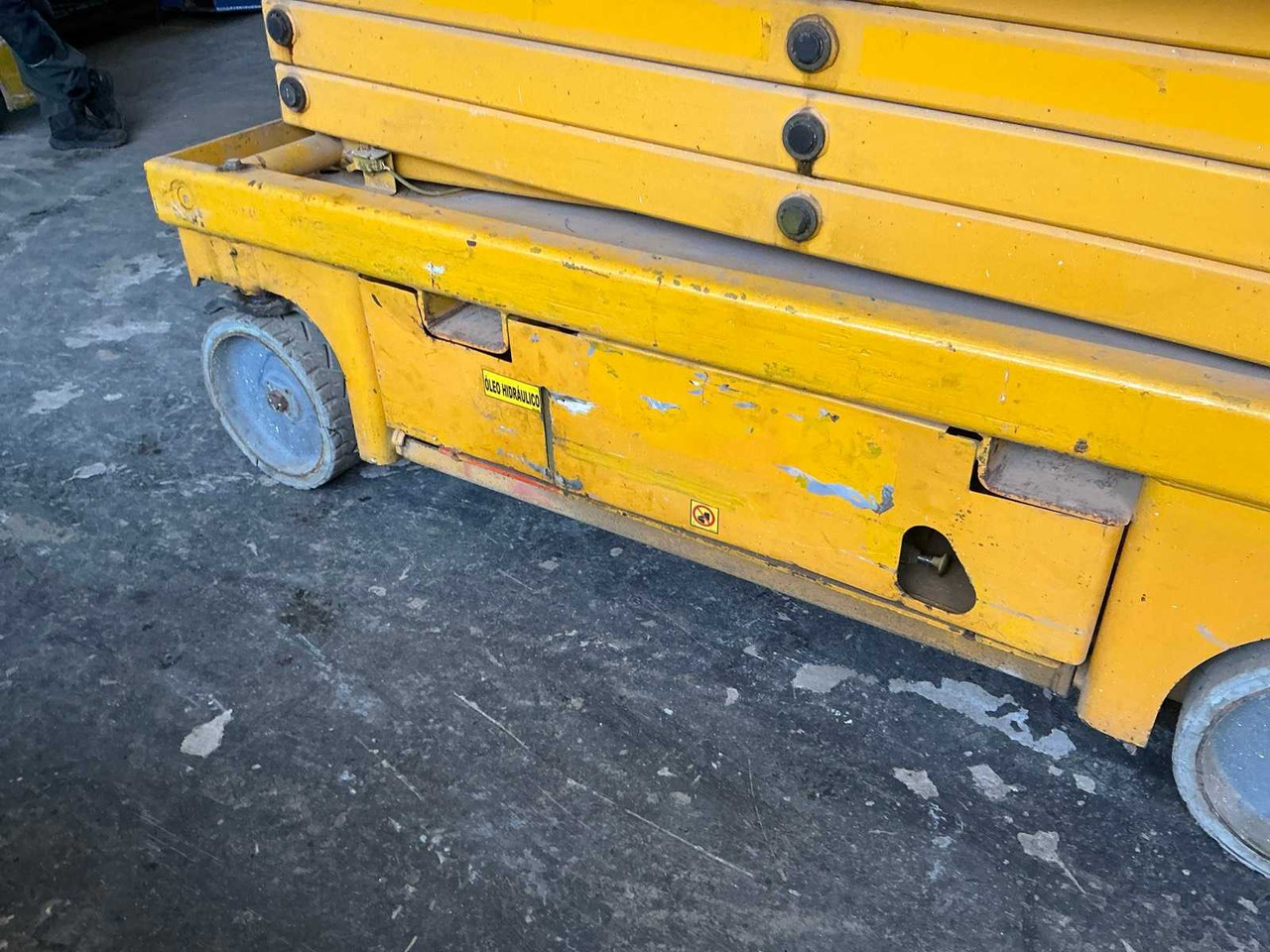 2010 HAULOTTE COMPACT 12 AERIAL WORK PLATFORMS - Aerial platform: picture 5 2010 HAULOTTE COMPACT 12 AERIAL WORK PLATFORMS - Aerial platform: picture 5