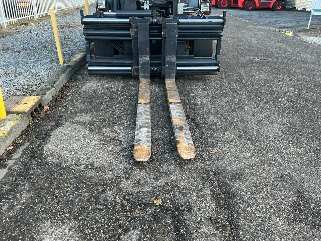 2010 LINDE H80D-01/900 FORKLIFT - Forklift: picture 2 2010 LINDE H80D-01/900 FORKLIFT - Forklift: picture 2