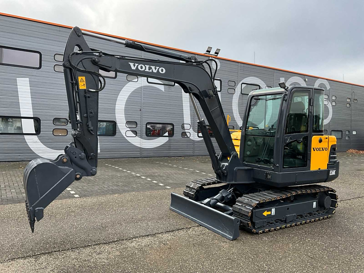 2011 VOLVO EC60C MIDI EXCAVATOR - Excavator: picture 1 2011 VOLVO EC60C MIDI EXCAVATOR - Excavator: picture 1