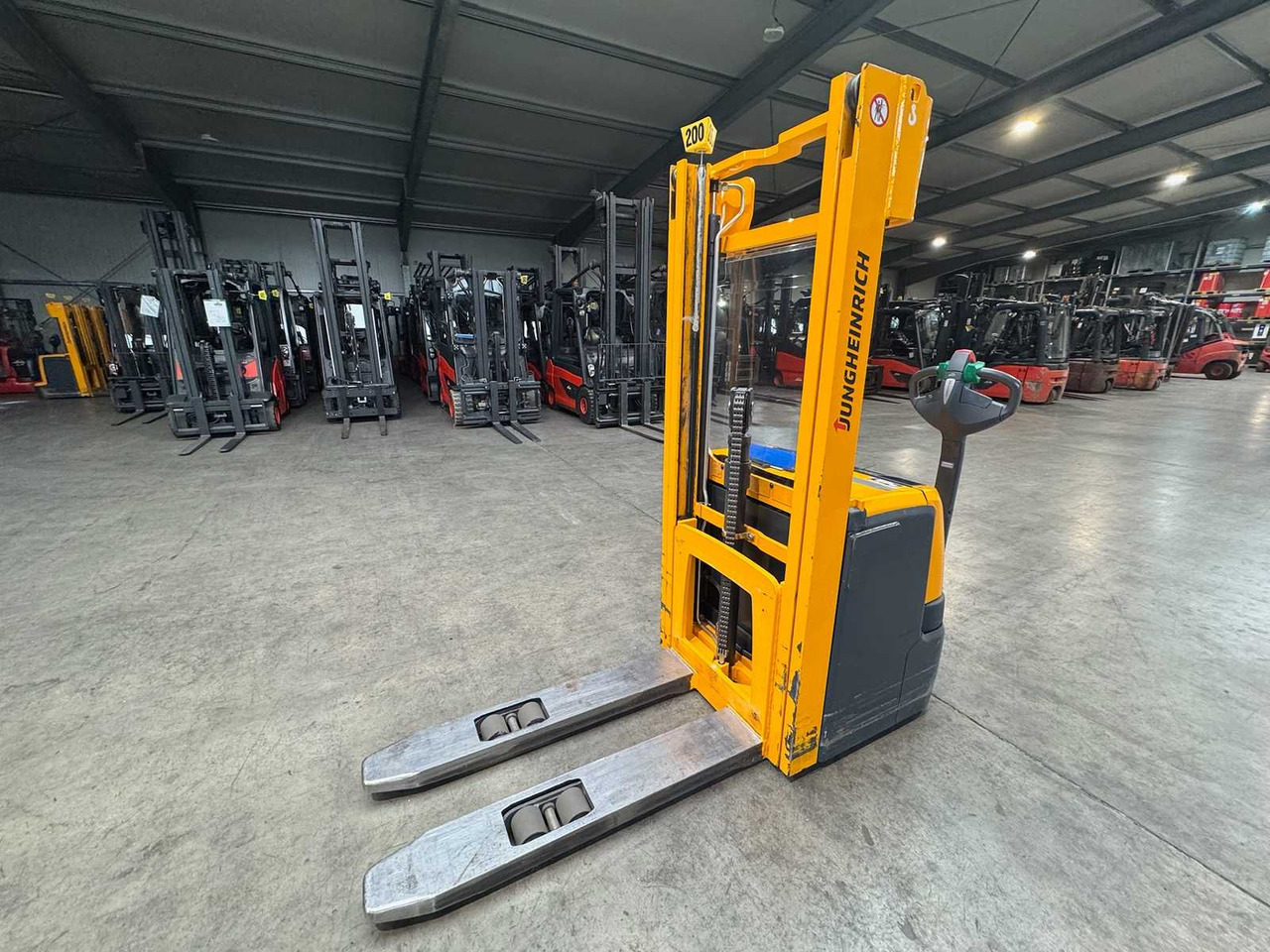 Forklift 2013 JUNGHEINRICH EJC220 2,000KG STACKER PALLET TRUCK ANT FREE LIFT: picture 6 Forklift 2013 JUNGHEINRICH EJC220 2,000KG STACKER PALLET TRUCK ANT FREE LIFT: picture 6