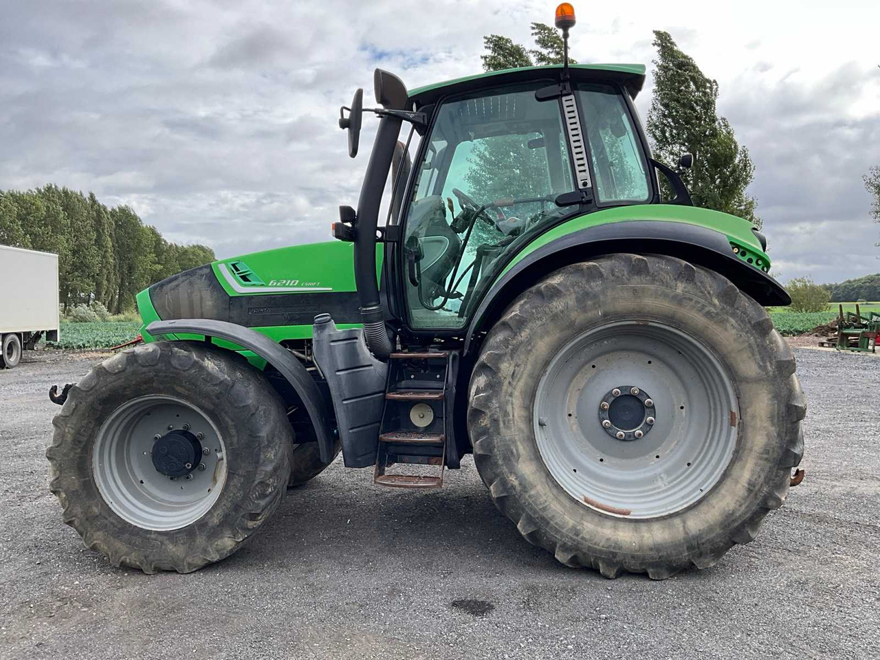 2015 Four-wheel drive farm tractor - Farm tractor: picture 2 2015 Four-wheel drive farm tractor - Farm tractor: picture 2