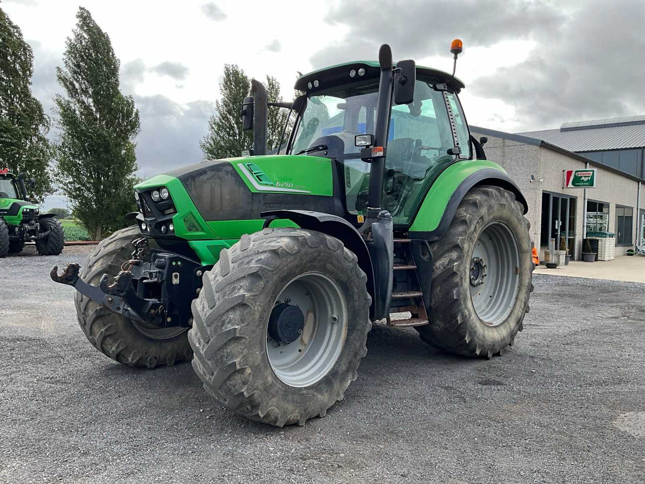 2015 Four-wheel drive farm tractor - Farm tractor: picture 1 2015 Four-wheel drive farm tractor - Farm tractor: picture 1