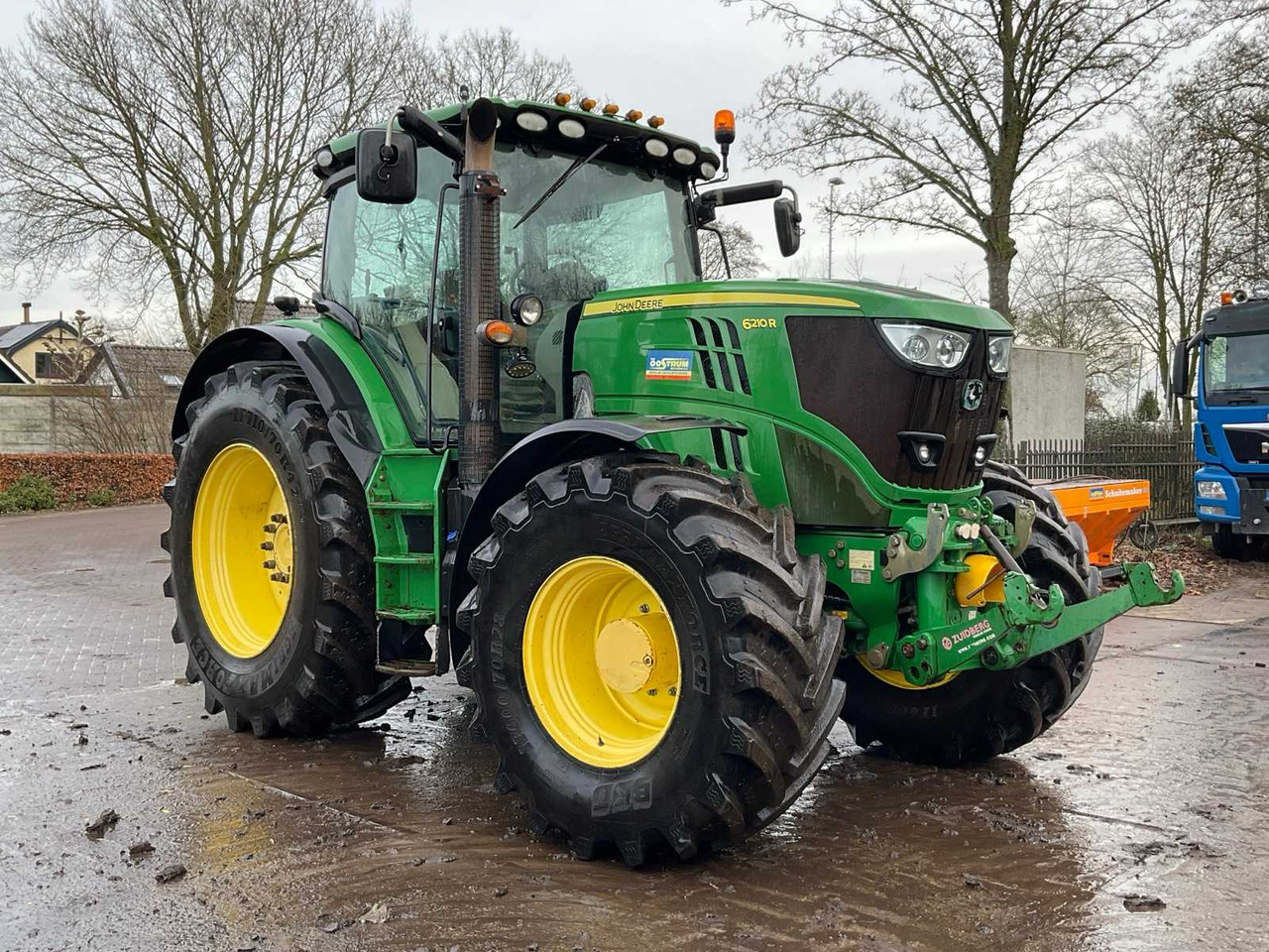 2015 JOHN DEERE 6210R FOUR WHEEL DRIVE FARM TRACTOR - Farm tractor: picture 1 2015 JOHN DEERE 6210R FOUR WHEEL DRIVE FARM TRACTOR - Farm tractor: picture 1