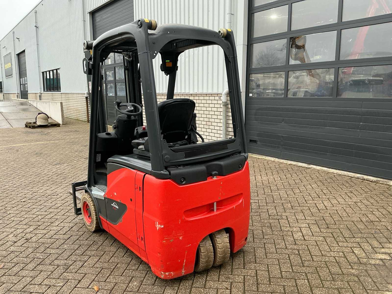 2015 LINDE E16H-02 EVO FORKLIFT - Forklift: picture 5 2015 LINDE E16H-02 EVO FORKLIFT - Forklift: picture 5