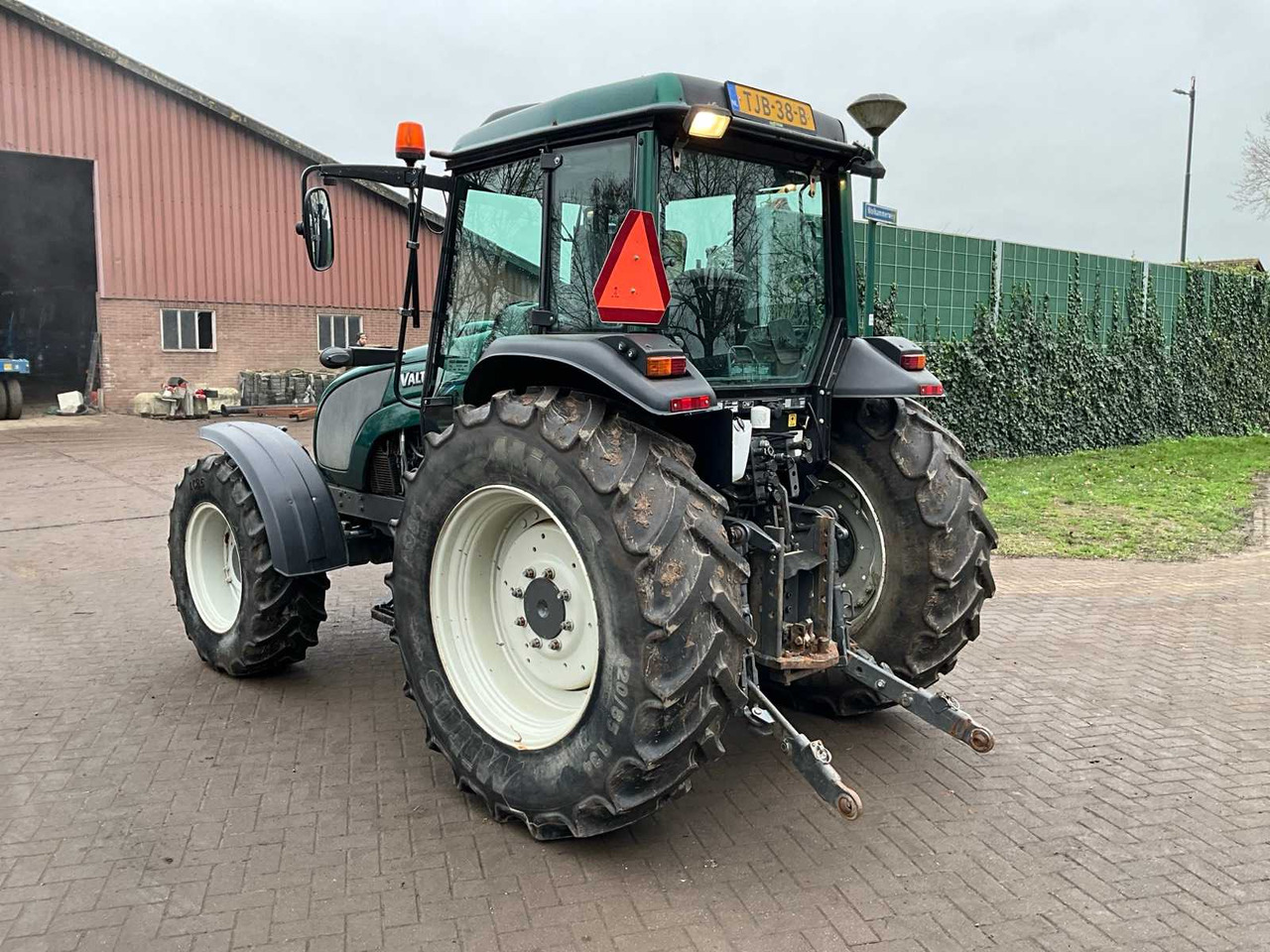 2016 VALTRA A93 H ALL-WHEEL DRIVE FARM TRACTOR - Farm tractor: picture 3 2016 VALTRA A93 H ALL-WHEEL DRIVE FARM TRACTOR - Farm tractor: picture 3