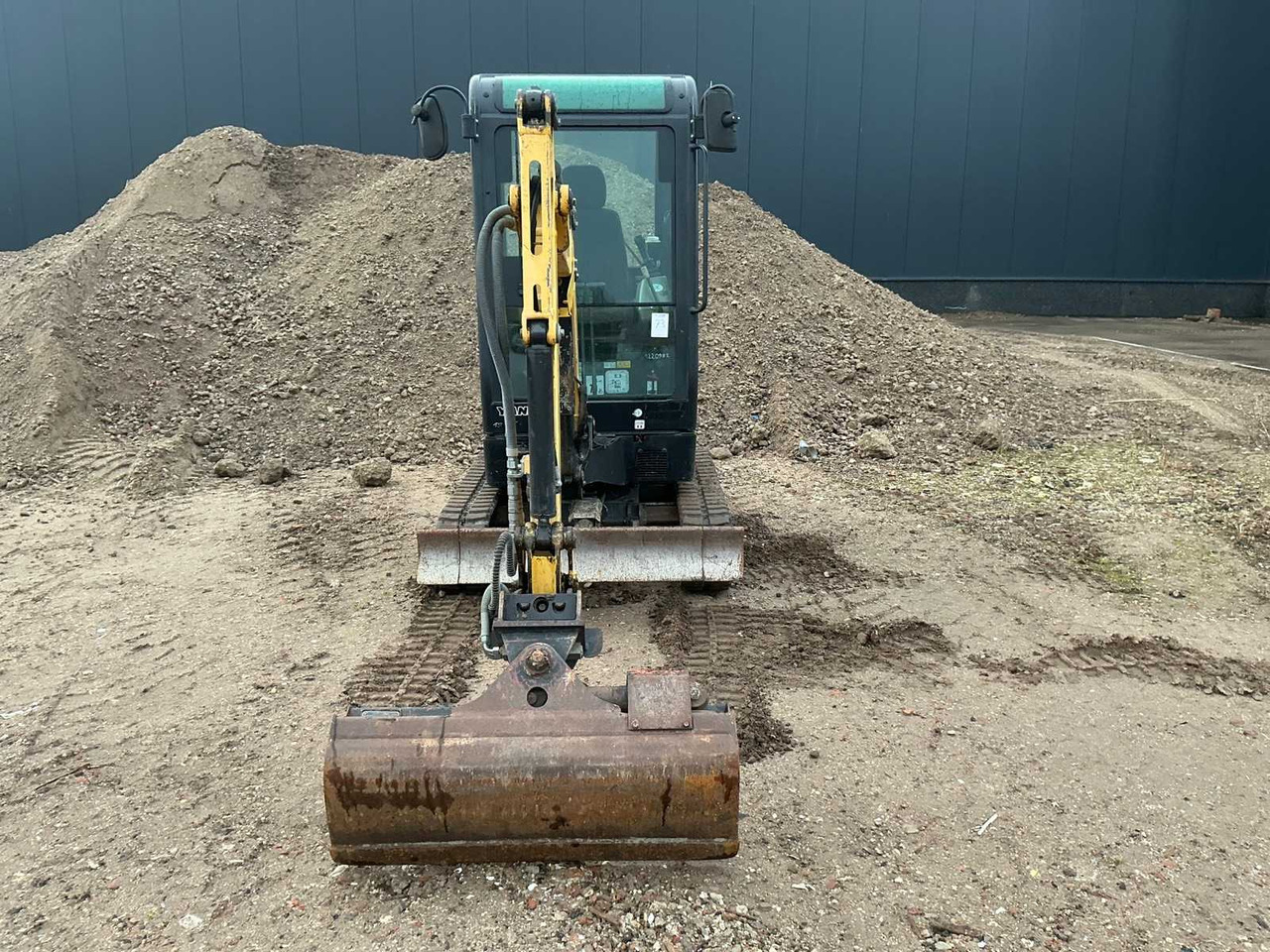 2016 YANMAR SV18 CRAWLER EXCAVATOR - Excavator: picture 3 2016 YANMAR SV18 CRAWLER EXCAVATOR - Excavator: picture 3