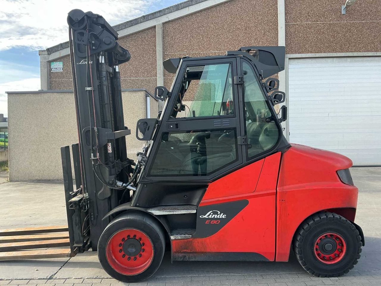 2020 LINDE E80-01/900 FORKLIFT - Forklift: picture 3 2020 LINDE E80-01/900 FORKLIFT - Forklift: picture 3