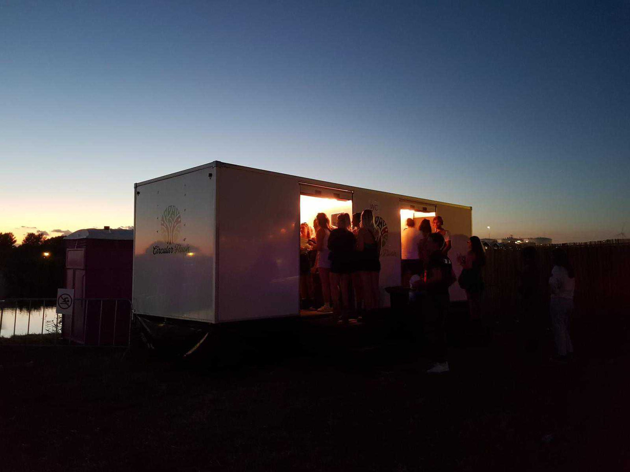 2020 Luxury Self Sufficient Toilet Trailer - Construction container: picture 4 2020 Luxury Self Sufficient Toilet Trailer - Construction container: picture 4