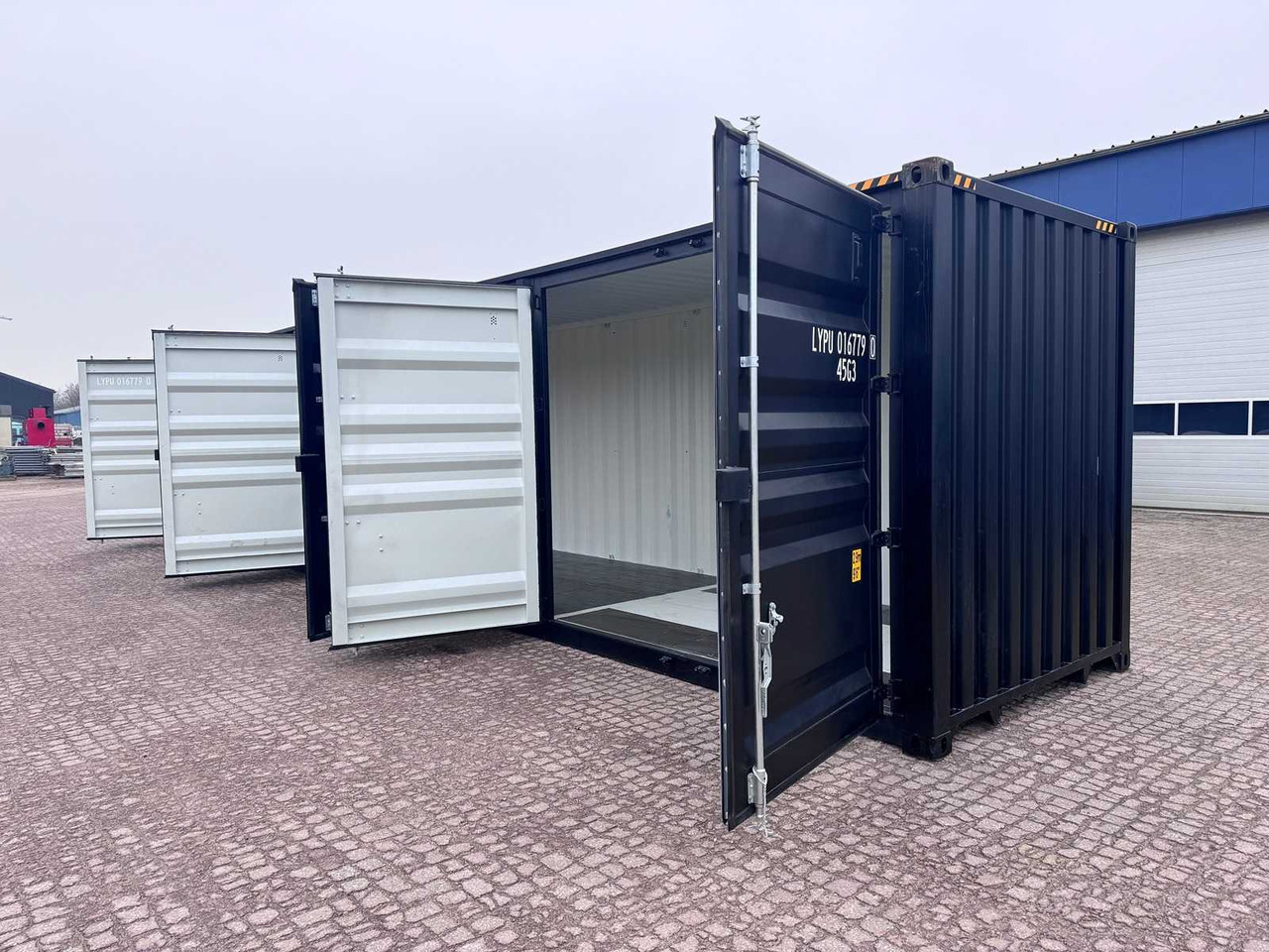 40ft HQ High Cube shipping container with 3 side doors - Shipping container: picture 4 40ft HQ High Cube shipping container with 3 side doors - Shipping container: picture 4