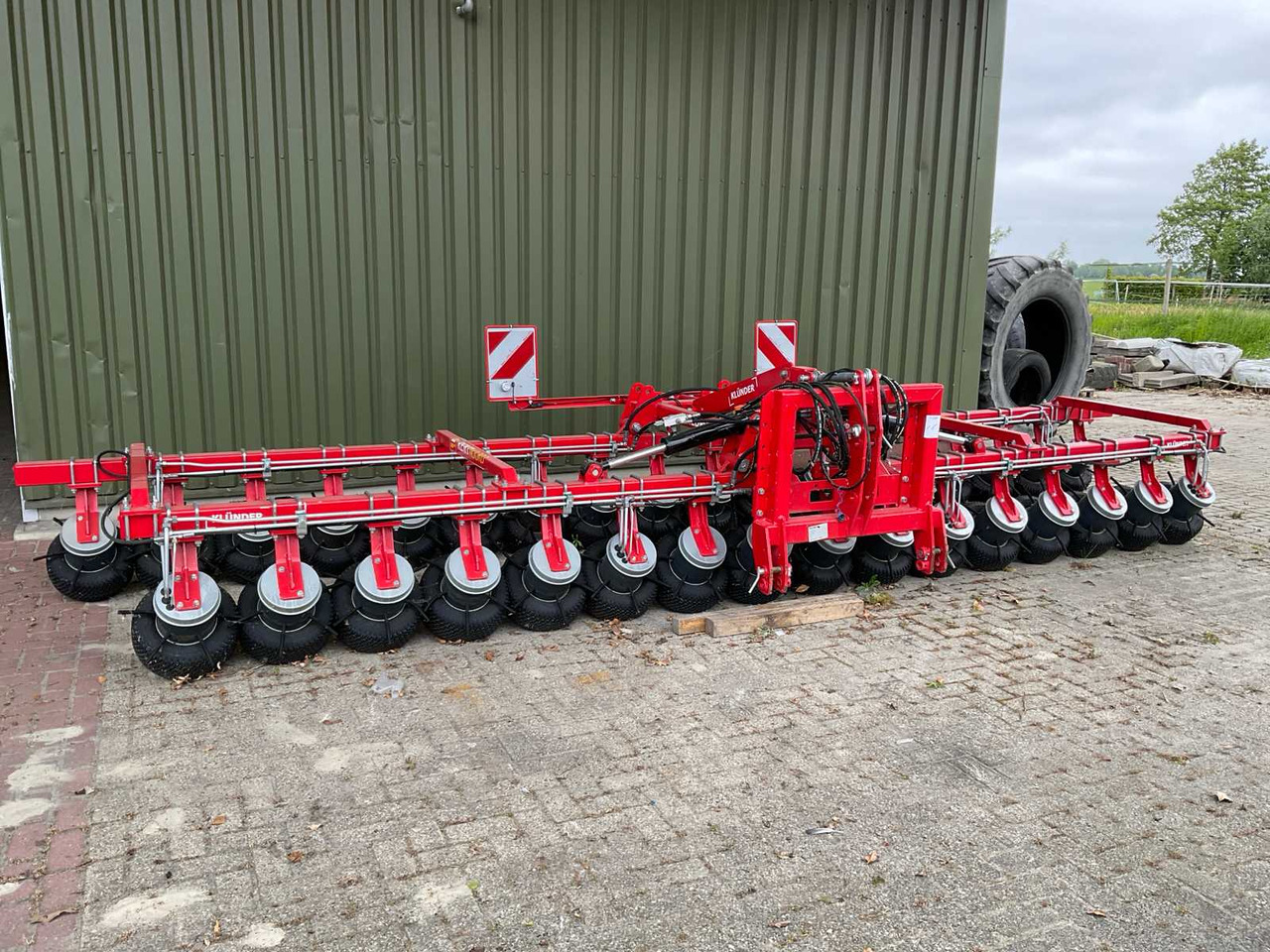 Klünder Weed Puller R77 600-R2-100 - Agricultural machinery: picture 1 Klünder Weed Puller R77 600-R2-100 - Agricultural machinery: picture 1
