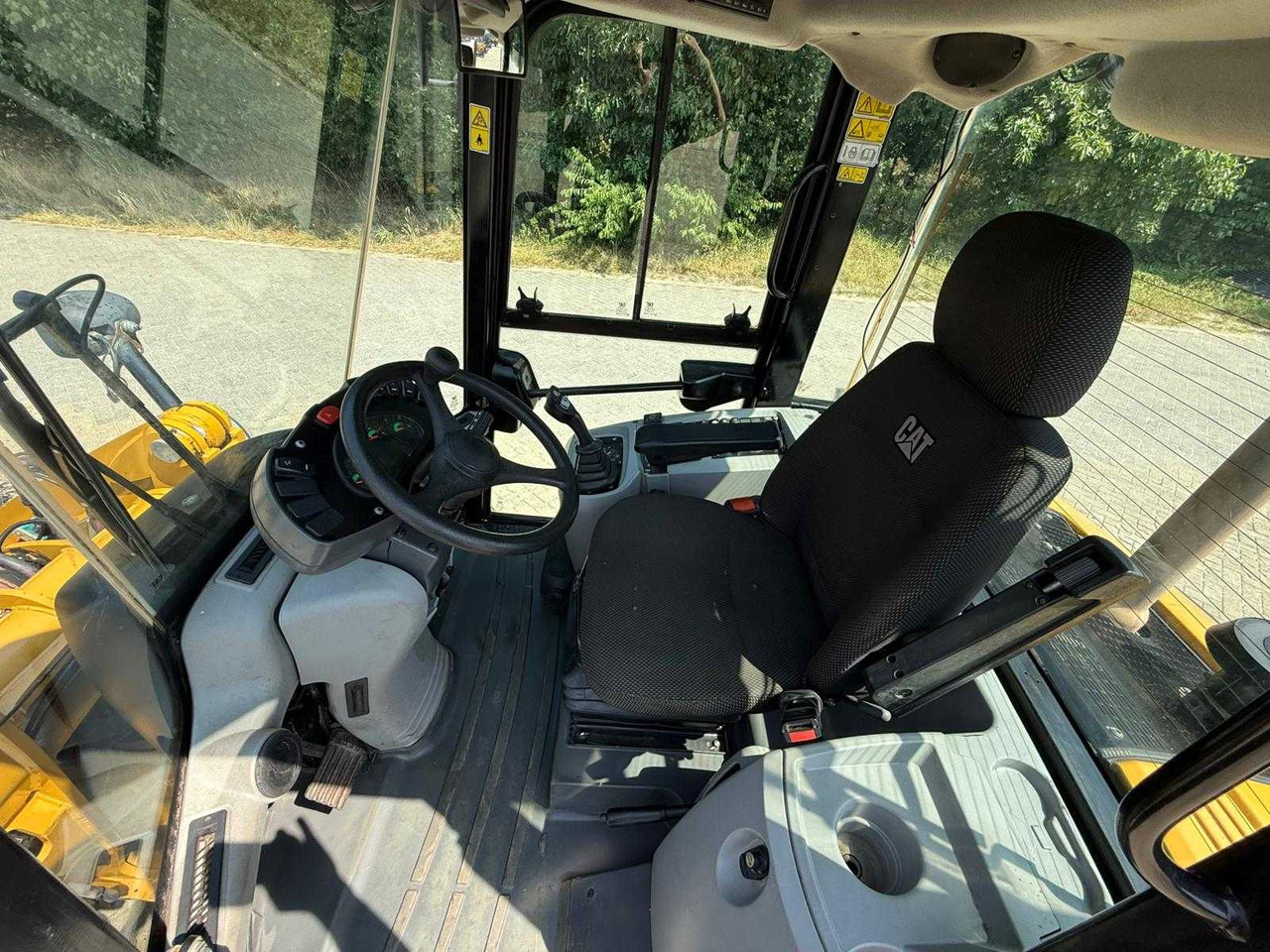 CAT - 908M - JOYSTICK CONTROL, INCL RUBBLE BIN - SHOVEL - Wheel loader: picture 5 CAT - 908M - JOYSTICK CONTROL, INCL RUBBLE BIN - SHOVEL - Wheel loader: picture 5