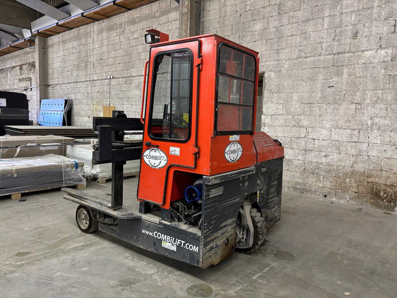 COMBILIFT - C3000 - 2008 - GAS SIDELOADER - Forklift: picture 1 COMBILIFT - C3000 - 2008 - GAS SIDELOADER - Forklift: picture 1