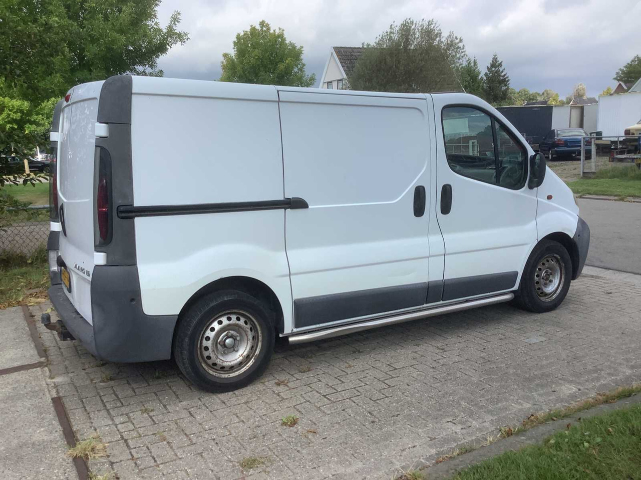 2003 OPEL VIVARO 1.9 DI L1H1 COMMERCIAL VEHICLE - Commercial vehicle: picture 4 2003 OPEL VIVARO 1.9 DI L1H1 COMMERCIAL VEHICLE - Commercial vehicle: picture 4