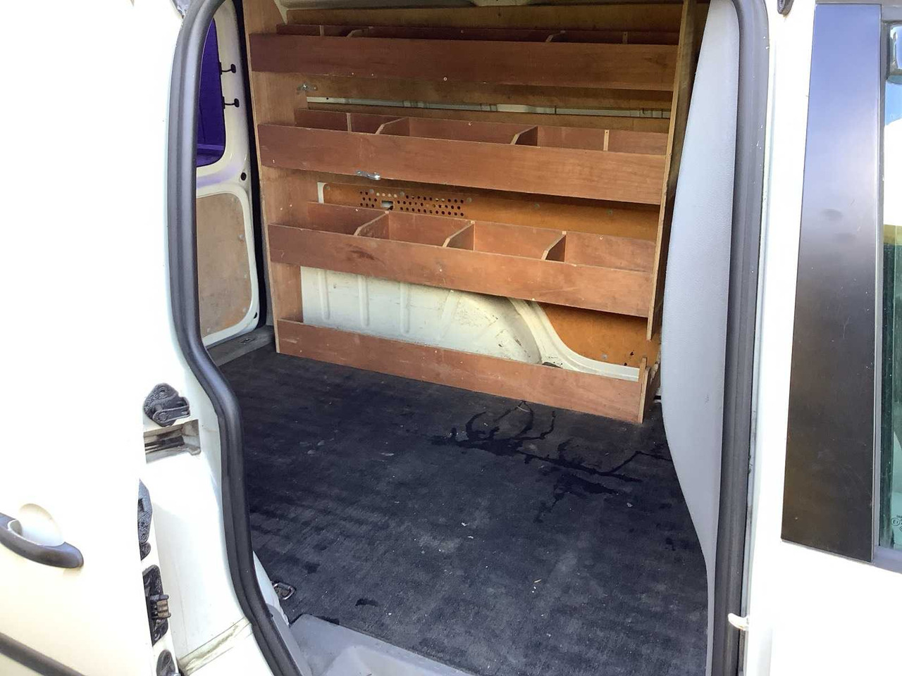 2004 - VOLKSWAGEN - CADDY - 2.0 SDI - COMMERCIAL VEHICLE - Commercial vehicle: picture 5 2004 - VOLKSWAGEN - CADDY - 2.0 SDI - COMMERCIAL VEHICLE - Commercial vehicle: picture 5