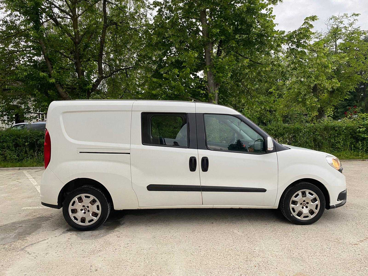 2016 - FIAT -DOBLO MAXI 105 MULTIJET - FURGON - Commercial vehicle: picture 5 2016 - FIAT -DOBLO MAXI 105 MULTIJET - FURGON - Commercial vehicle: picture 5