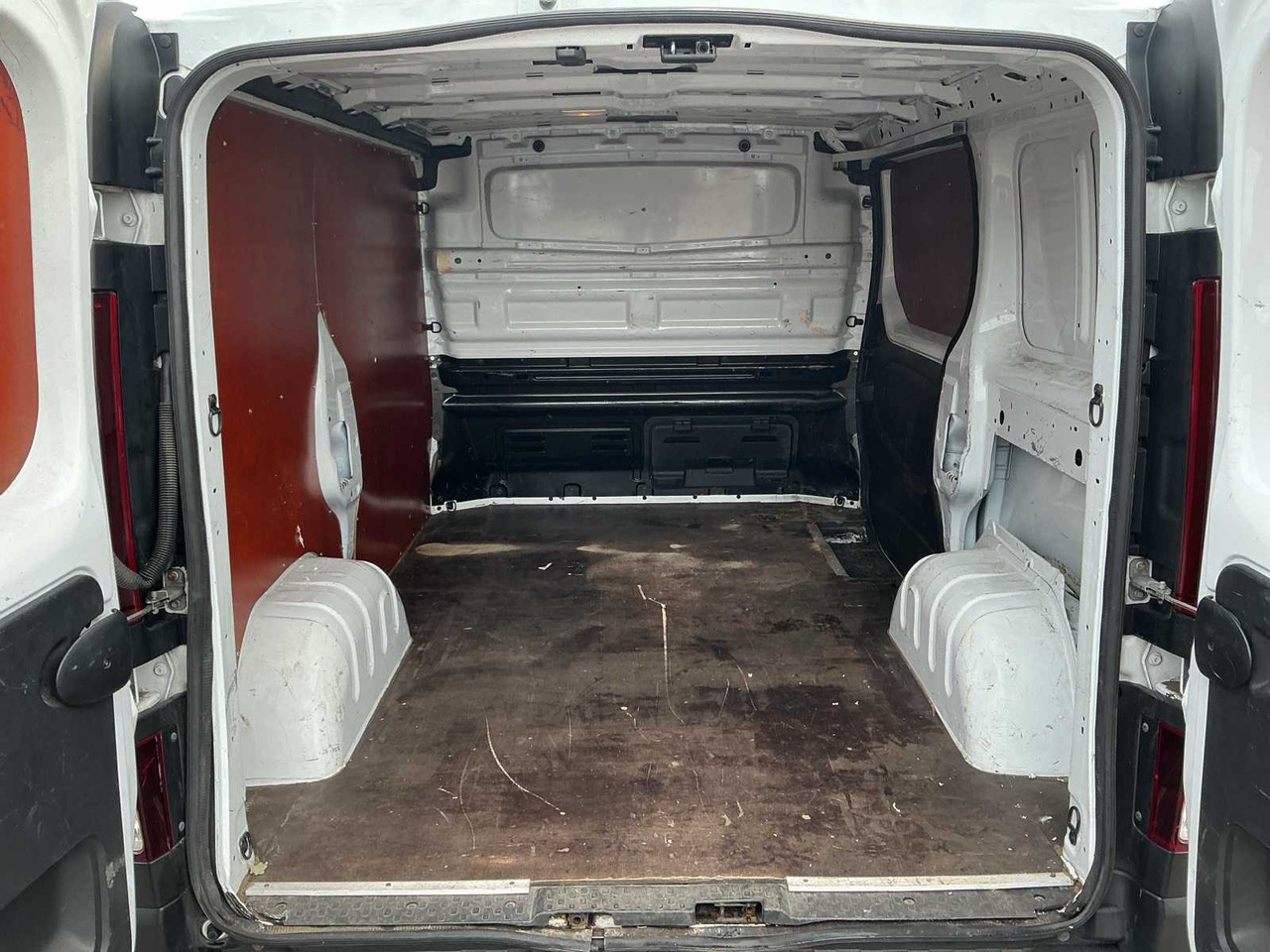 2016 - OPEL - VIVARO - 1.6 CDTI L1H1 SPORT - COMMERCIAL VEHICLE - Commercial vehicle: picture 5 2016 - OPEL - VIVARO - 1.6 CDTI L1H1 SPORT - COMMERCIAL VEHICLE - Commercial vehicle: picture 5