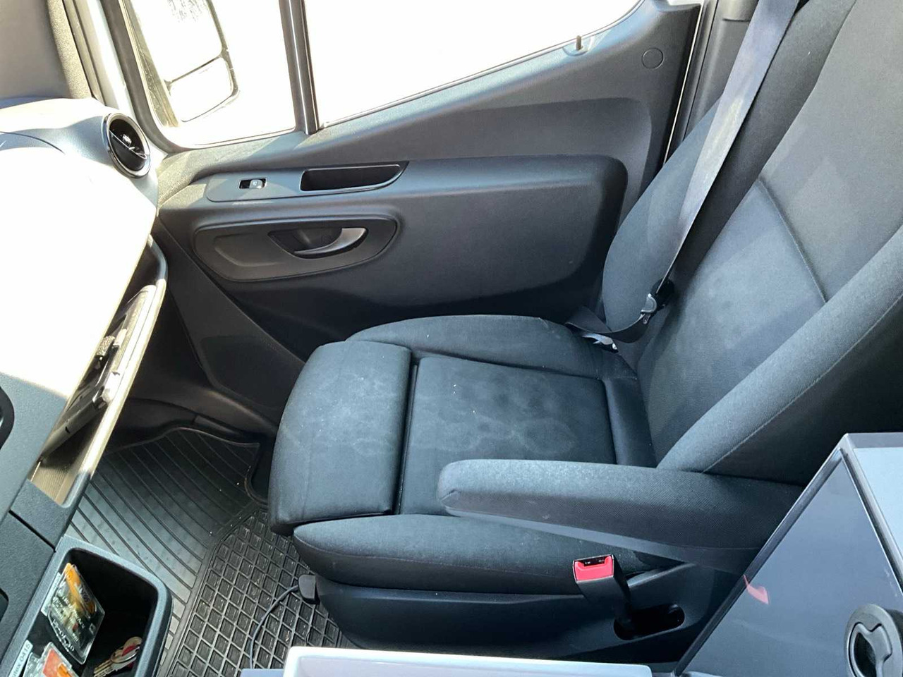 Commercial vehicle MERCEDES-BENZ SPRINTER 419 CDI AMBULANCE ITW: picture 8 Commercial vehicle MERCEDES-BENZ SPRINTER 419 CDI AMBULANCE ITW: picture 8