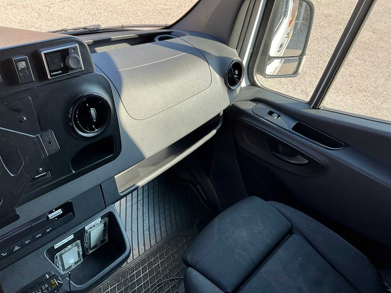 Commercial vehicle MERCEDES-BENZ SPRINTER 419 CDI AMBULANCE ITW: picture 9 Commercial vehicle MERCEDES-BENZ SPRINTER 419 CDI AMBULANCE ITW: picture 9