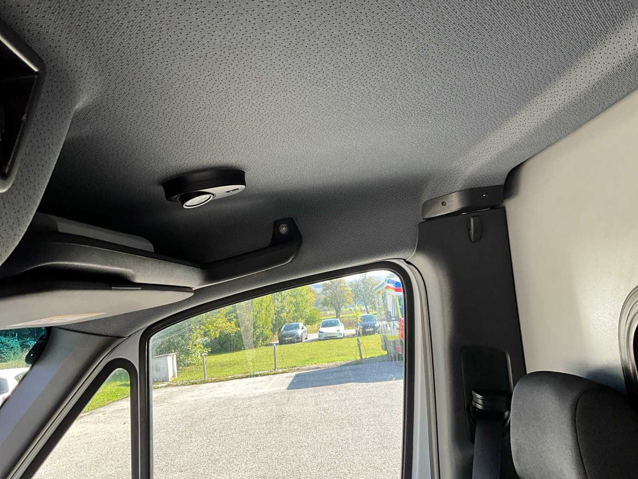 Commercial vehicle MERCEDES-BENZ SPRINTER 419 CDI AMBULANCE ITW: picture 15 Commercial vehicle MERCEDES-BENZ SPRINTER 419 CDI AMBULANCE ITW: picture 15