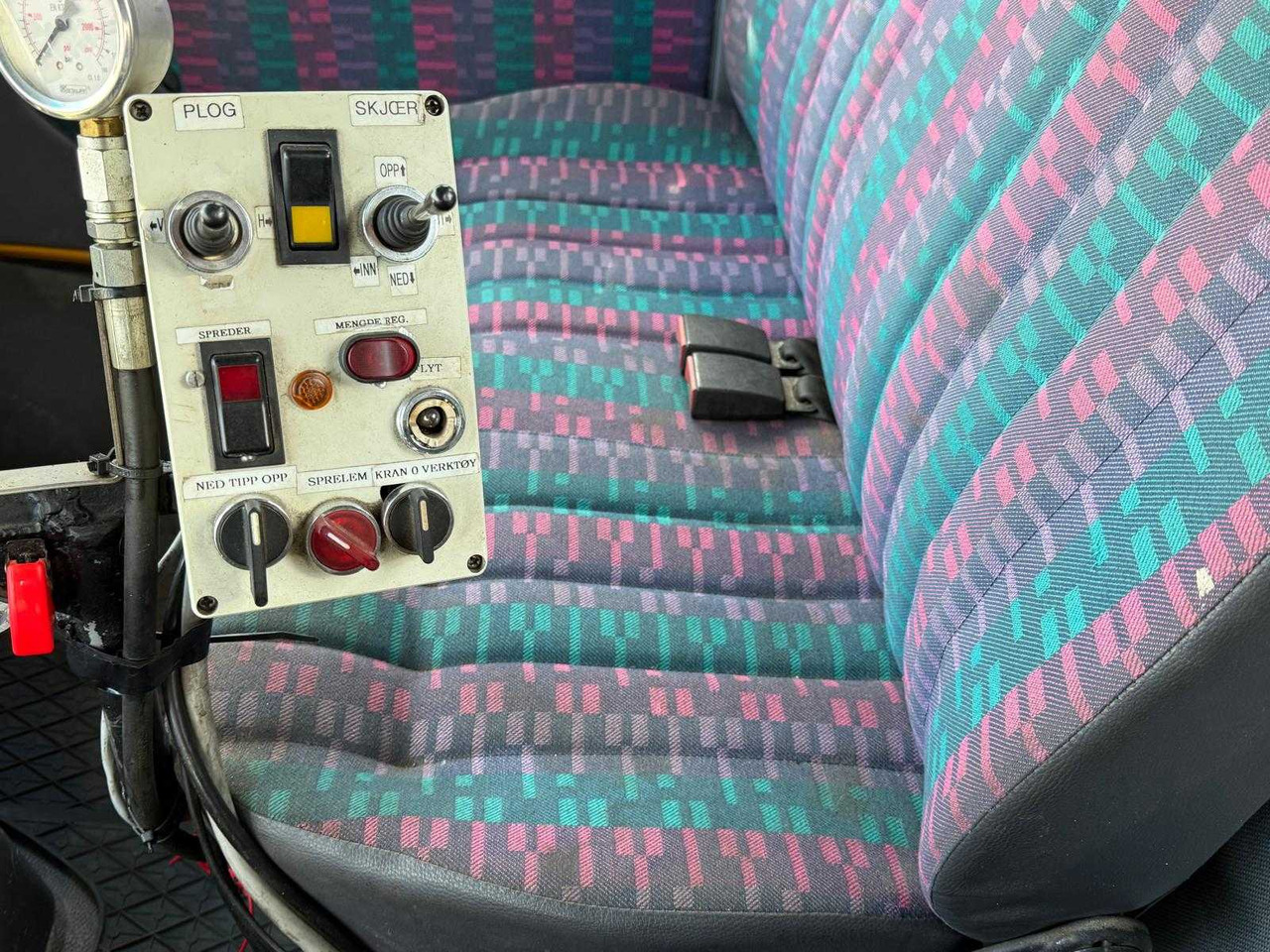 Commercial vehicle MERCEDES - VARIO 814 4X4 - COMMERCIAL VEHICLE TIPPER: picture 11