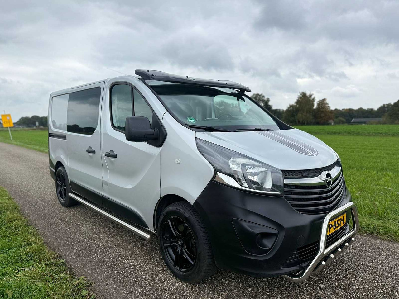 OPEL - VIVARO - 1.6 CDTI L1H1 ED. - VP-852-L - Commercial vehicle: picture 3 OPEL - VIVARO - 1.6 CDTI L1H1 ED. - VP-852-L - Commercial vehicle: picture 3