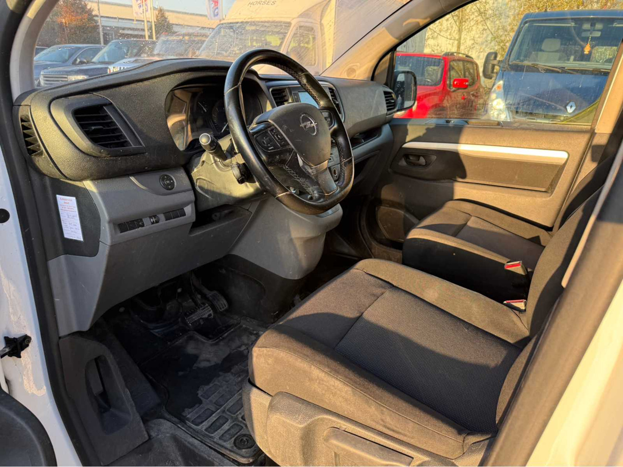 OPEL - VIVARO L3 - DOUBLE CAB - AUTOMATIC - 180 HP - COMMERCIAL VEHICLE 20 - Commercial vehicle: picture 4 OPEL - VIVARO L3 - DOUBLE CAB - AUTOMATIC - 180 HP - COMMERCIAL VEHICLE 20 - Commercial vehicle: picture 4