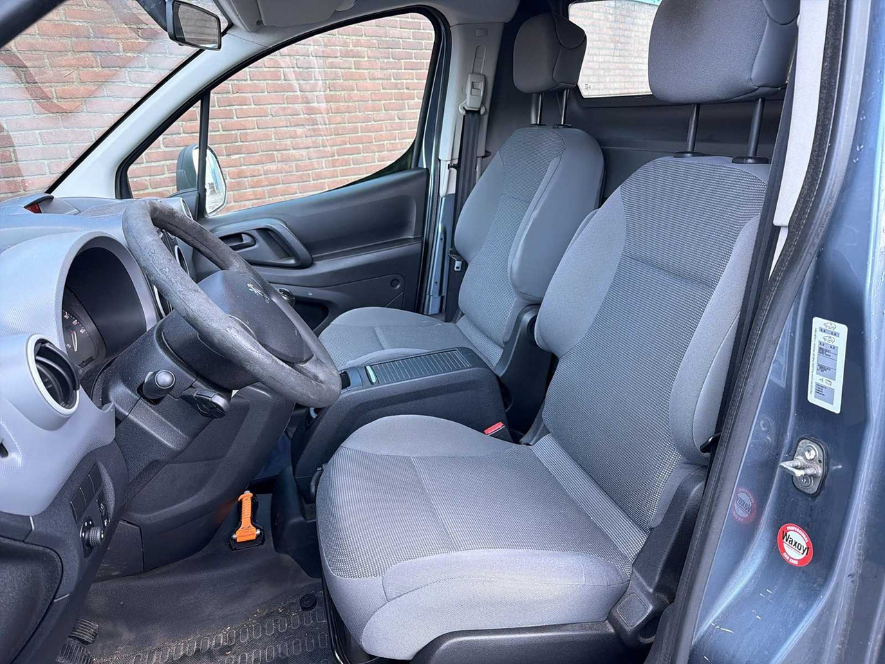 PEUGEOT PARTNER 120 1.6 HDI L1XR PR+ | 9-VRT-64 - Commercial vehicle: picture 4 PEUGEOT PARTNER 120 1.6 HDI L1XR PR+ | 9-VRT-64 - Commercial vehicle: picture 4