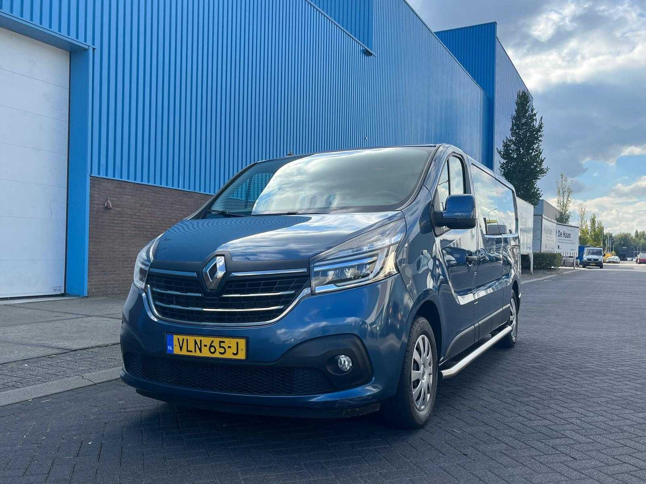 RENAULT TRAFIC 2.0 DCI 120 T29 L2H1 DOUBLE CABIN 6-PERS WORK EDITION | EURO 6 | VANS | VLN-65-J - Commercial vehicle: picture 2 RENAULT TRAFIC 2.0 DCI 120 T29 L2H1 DOUBLE CABIN 6-PERS WORK EDITION | EURO 6 | VANS | VLN-65-J - Commercial vehicle: picture 2