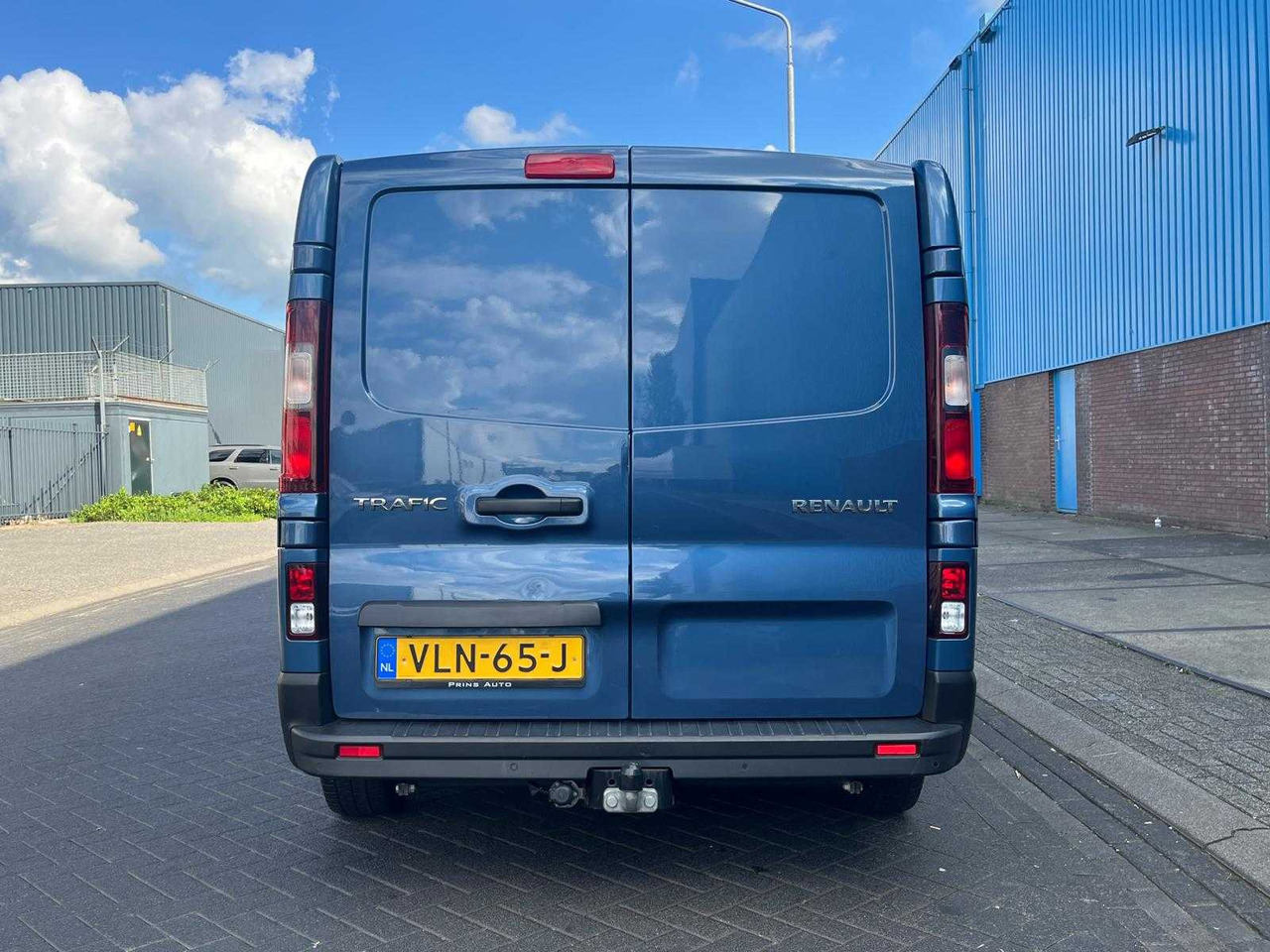 RENAULT TRAFIC 2.0 DCI 120 T29 L2H1 DOUBLE CABIN 6-PERS WORK EDITION | EURO 6 | VANS | VLN-65-J - Commercial vehicle: picture 4 RENAULT TRAFIC 2.0 DCI 120 T29 L2H1 DOUBLE CABIN 6-PERS WORK EDITION | EURO 6 | VANS | VLN-65-J - Commercial vehicle: picture 4