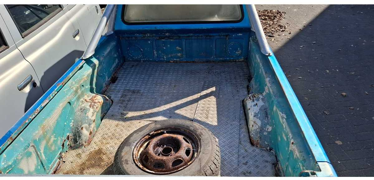 VOLKSWAGEN - PICKUP - CADDY - GERMAN - Commercial vehicle: picture 4 VOLKSWAGEN - PICKUP - CADDY - GERMAN - Commercial vehicle: picture 4