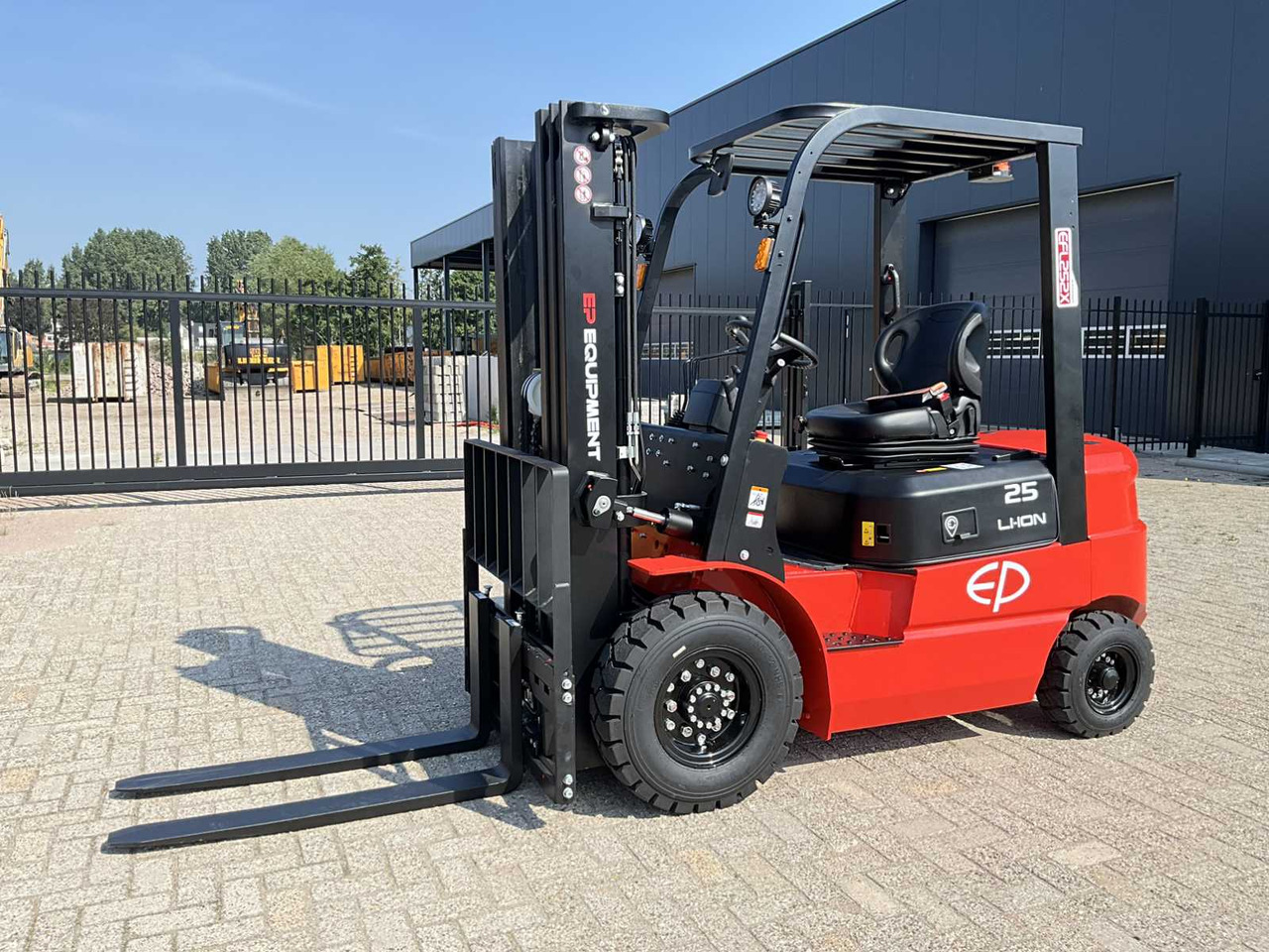 EP - 2025 - EFL 252 XS - FORKLIFT TRUCK - Forklift: picture 2 EP - 2025 - EFL 252 XS - FORKLIFT TRUCK - Forklift: picture 2