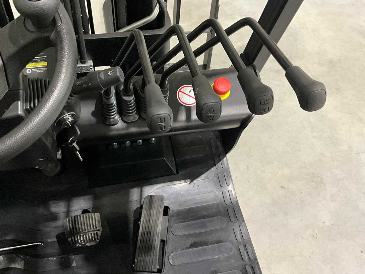 Forklift EP - 2025 - EFS 151 - FORKLIFT TRUCK: picture 19 Forklift EP - 2025 - EFS 151 - FORKLIFT TRUCK: picture 19