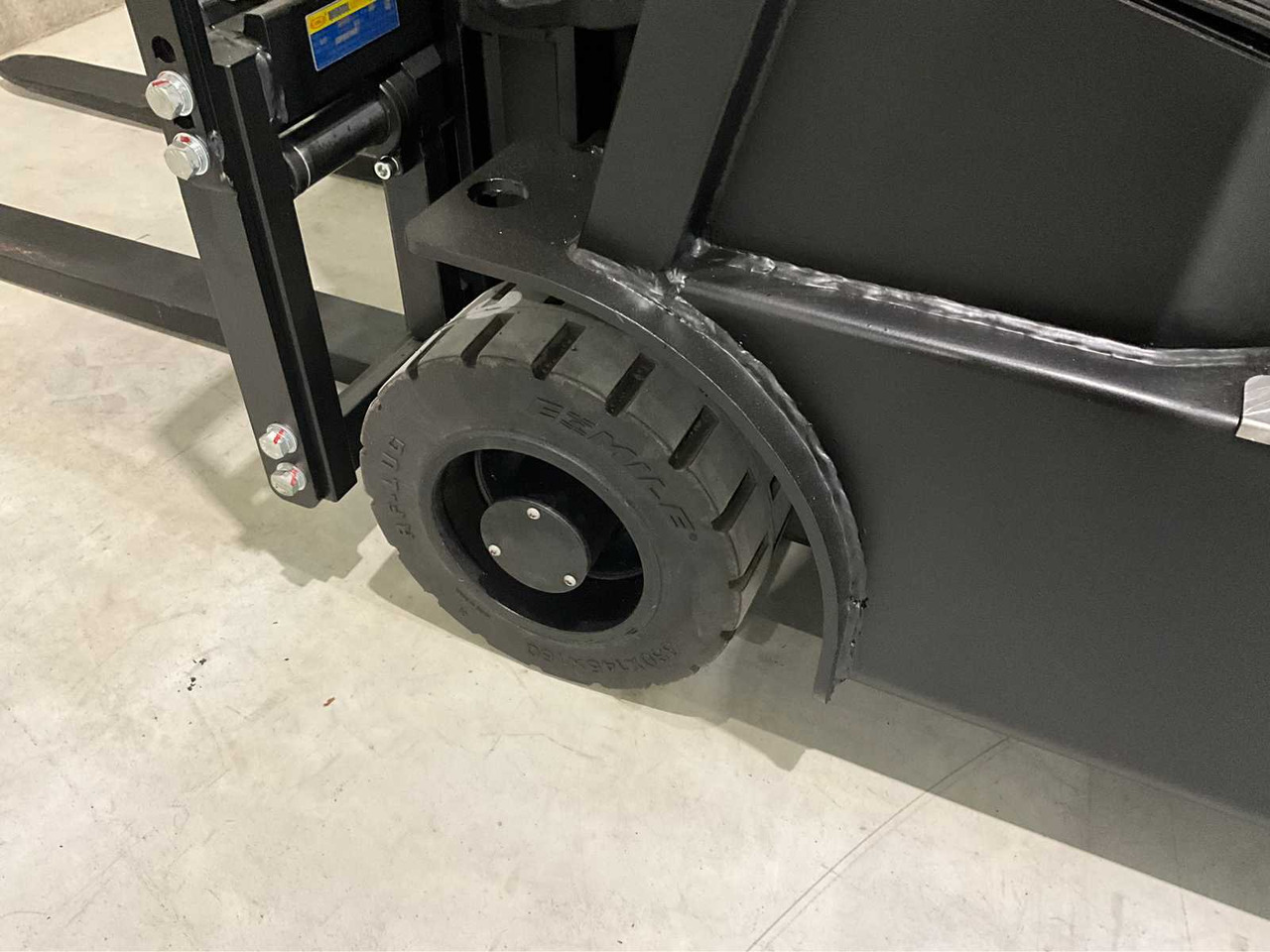 Forklift EP - 2025 - EFS 151 - FORKLIFT TRUCK: picture 17 Forklift EP - 2025 - EFS 151 - FORKLIFT TRUCK: picture 17