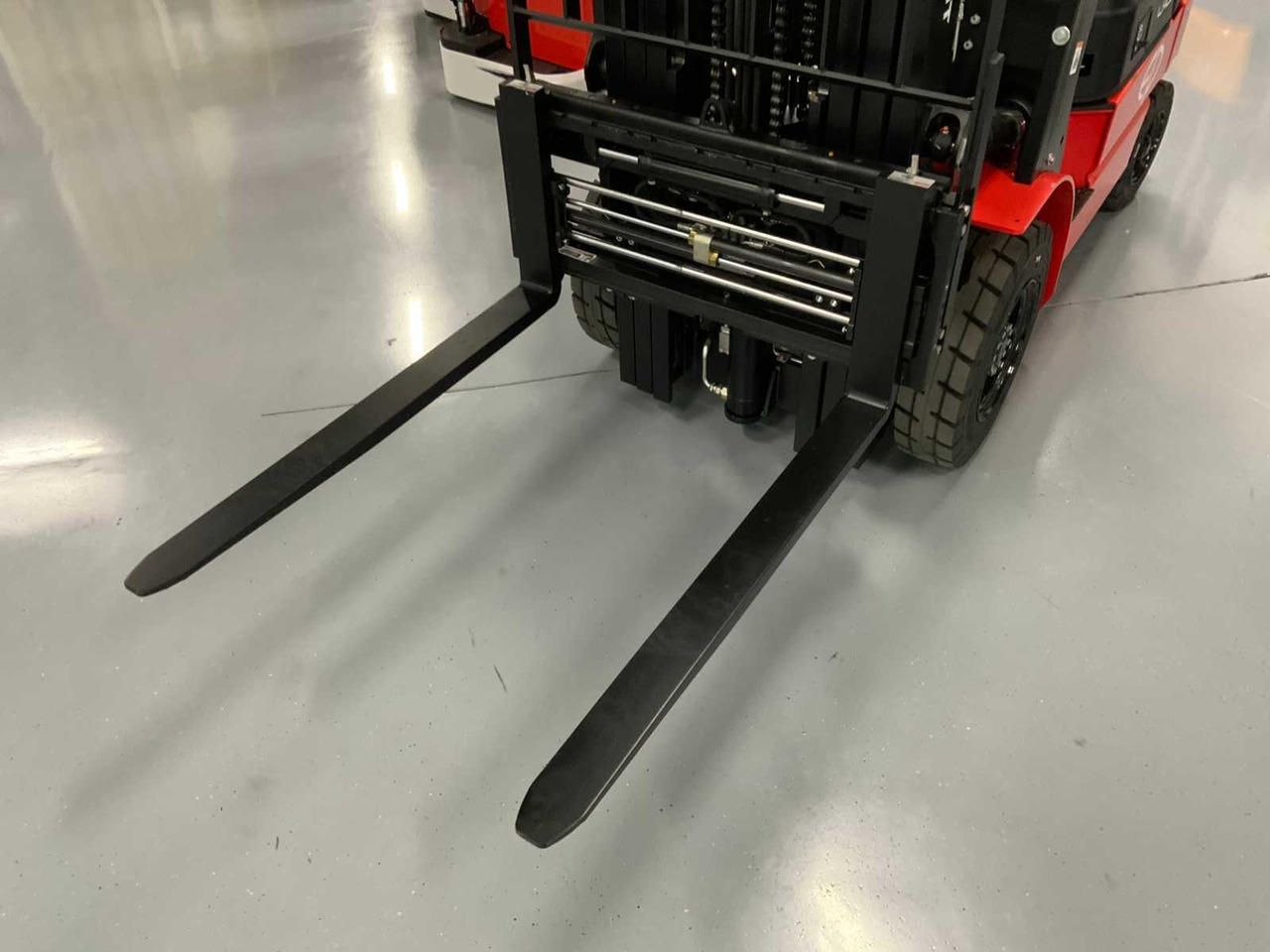 EP - EFL 252 X - FORK POSITIONER, SIDESHIFT, TRIPLEX, FORKLIFT 2025 - Forklift: picture 2 EP - EFL 252 X - FORK POSITIONER, SIDESHIFT, TRIPLEX, FORKLIFT 2025 - Forklift: picture 2