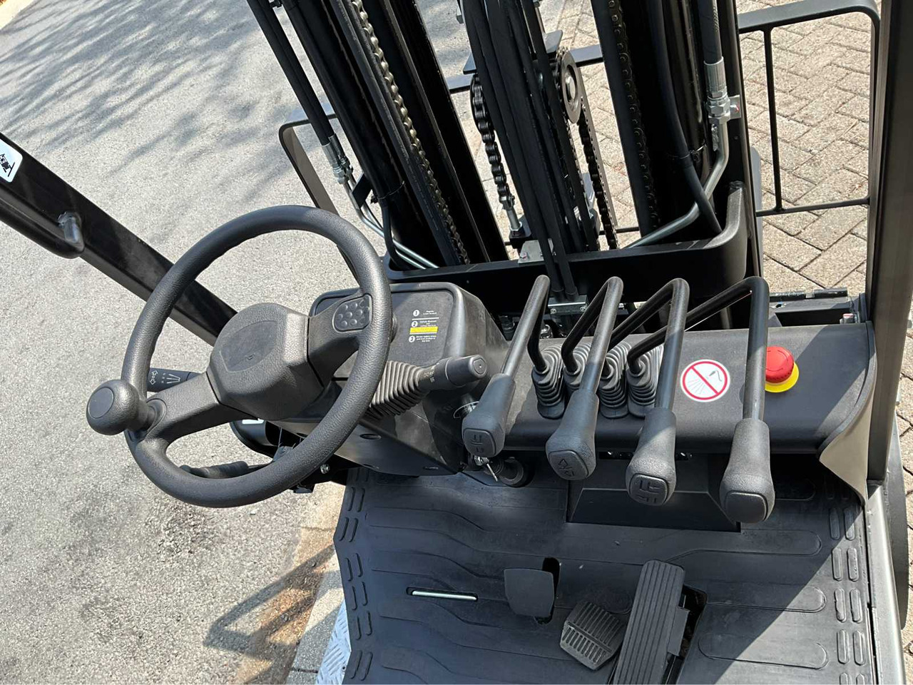 Forklift EP EFS 151 - 4.35 METER TRIPLEX, LI-ION, FREE-LIFT, SIDE-SHIFT - FORKLIFT: picture 14 Forklift EP EFS 151 - 4.35 METER TRIPLEX, LI-ION, FREE-LIFT, SIDE-SHIFT - FORKLIFT: picture 14