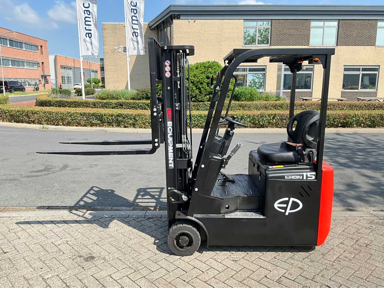 Forklift EP EFS 151 - 4.35 METER TRIPLEX, LI-ION, FREE-LIFT, SIDE-SHIFT - FORKLIFT: picture 9 Forklift EP EFS 151 - 4.35 METER TRIPLEX, LI-ION, FREE-LIFT, SIDE-SHIFT - FORKLIFT: picture 9