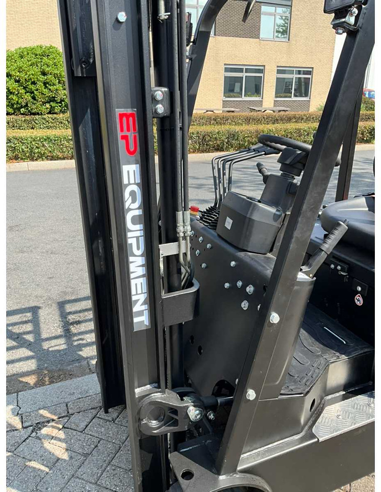 Forklift EP EFS 151 - 4.35 METER TRIPLEX, LI-ION, FREE-LIFT, SIDE-SHIFT - FORKLIFT: picture 16 Forklift EP EFS 151 - 4.35 METER TRIPLEX, LI-ION, FREE-LIFT, SIDE-SHIFT - FORKLIFT: picture 16