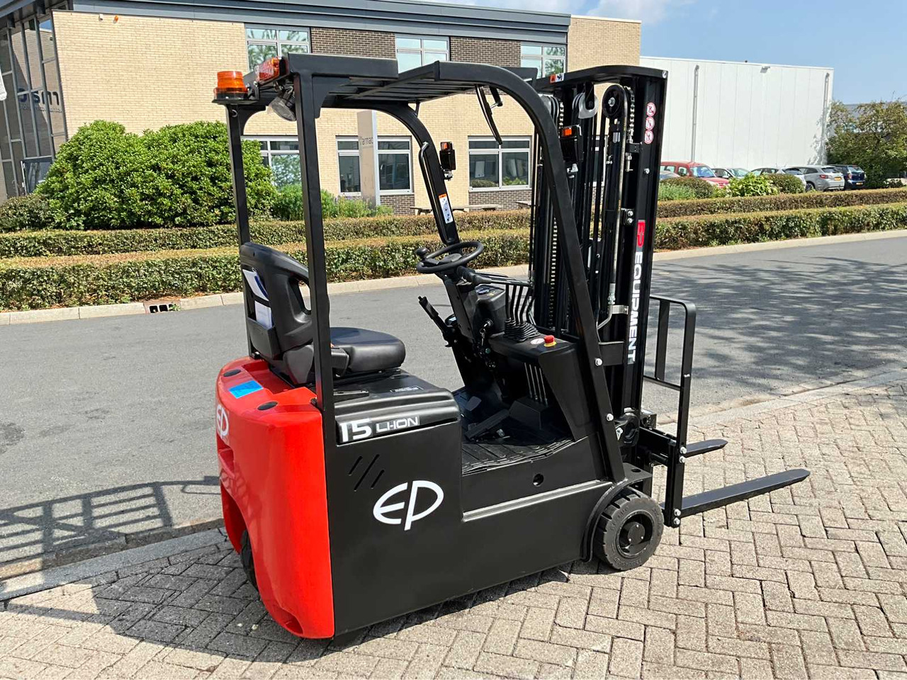 Forklift EP EFS 151 - 4.35 METER TRIPLEX, LI-ION, FREE-LIFT, SIDE-SHIFT - FORKLIFT: picture 6 Forklift EP EFS 151 - 4.35 METER TRIPLEX, LI-ION, FREE-LIFT, SIDE-SHIFT - FORKLIFT: picture 6