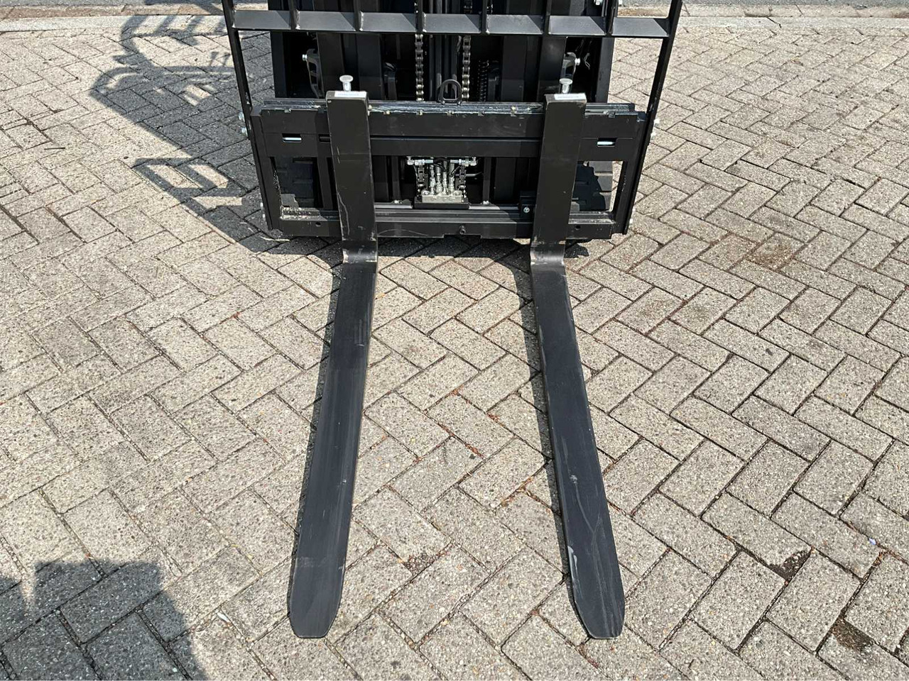 Forklift EP EFS 151 - 4.35 METER TRIPLEX, LI-ION, FREE-LIFT, SIDE-SHIFT - FORKLIFT: picture 11 Forklift EP EFS 151 - 4.35 METER TRIPLEX, LI-ION, FREE-LIFT, SIDE-SHIFT - FORKLIFT: picture 11