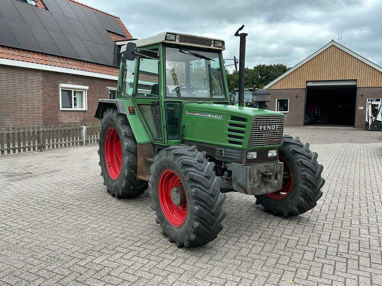 Fendt 304 LSA - Farm tractor: picture 5 Fendt 304 LSA - Farm tractor: picture 5