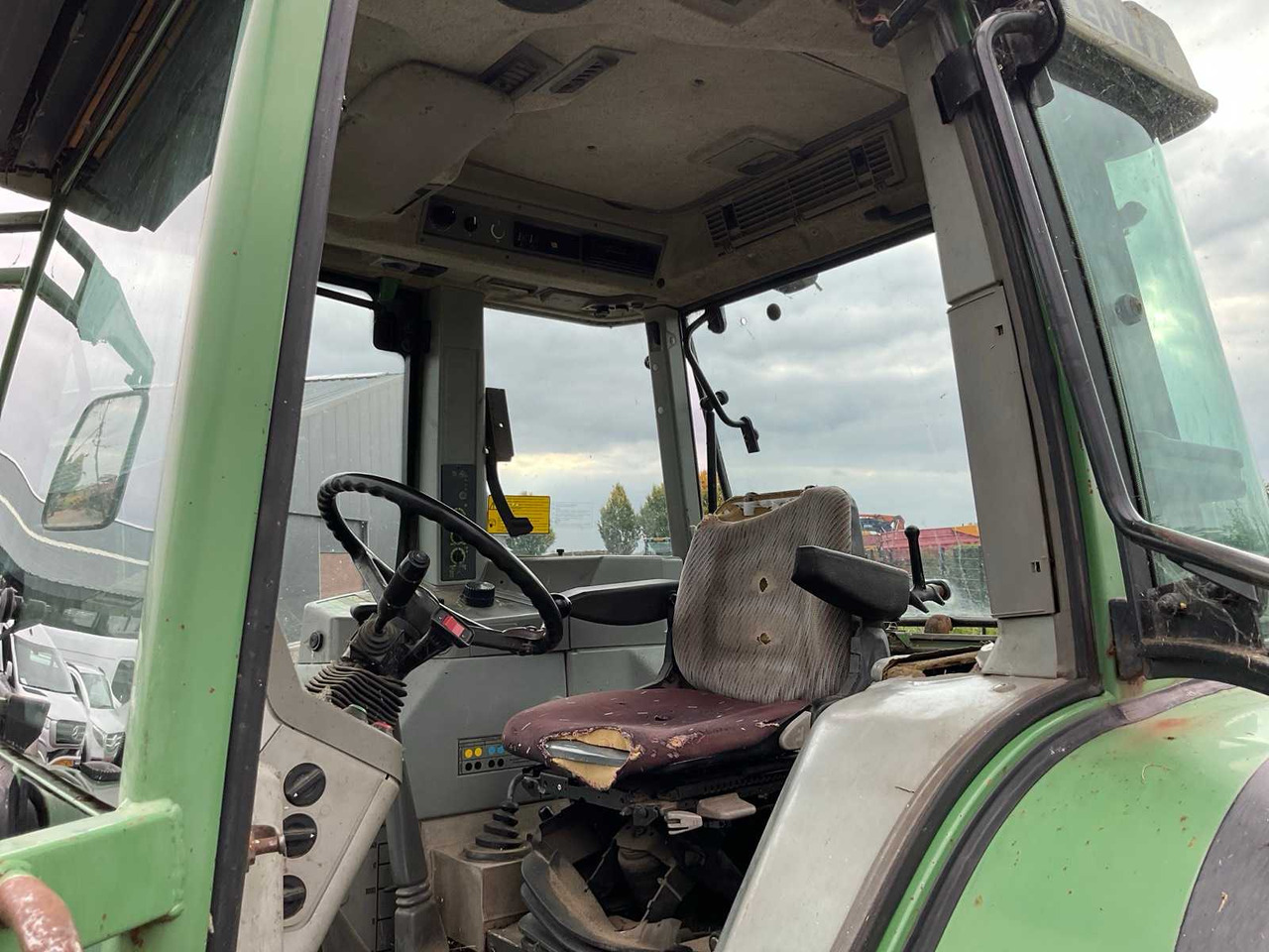 Farm tractor Fendt Farmer 309: picture 16