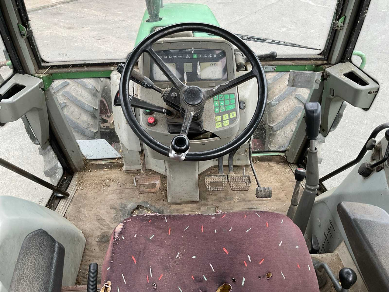 Farm tractor Fendt Farmer 309: picture 15