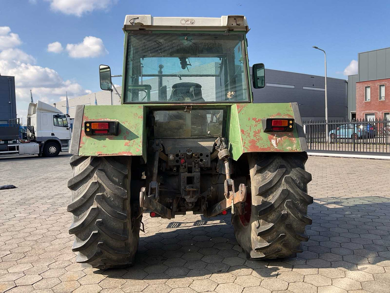 Fendt Favorit 611 LSA Turbomatik - Farm tractor: picture 5 Fendt Favorit 611 LSA Turbomatik - Farm tractor: picture 5