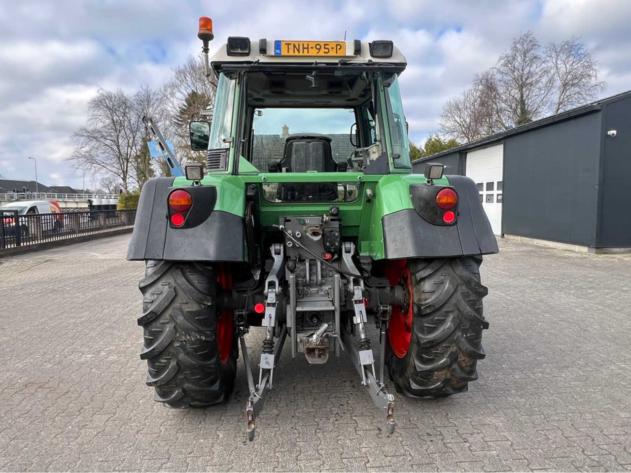 Fendt Vario 410 - Farm tractor: picture 3 Fendt Vario 410 - Farm tractor: picture 3