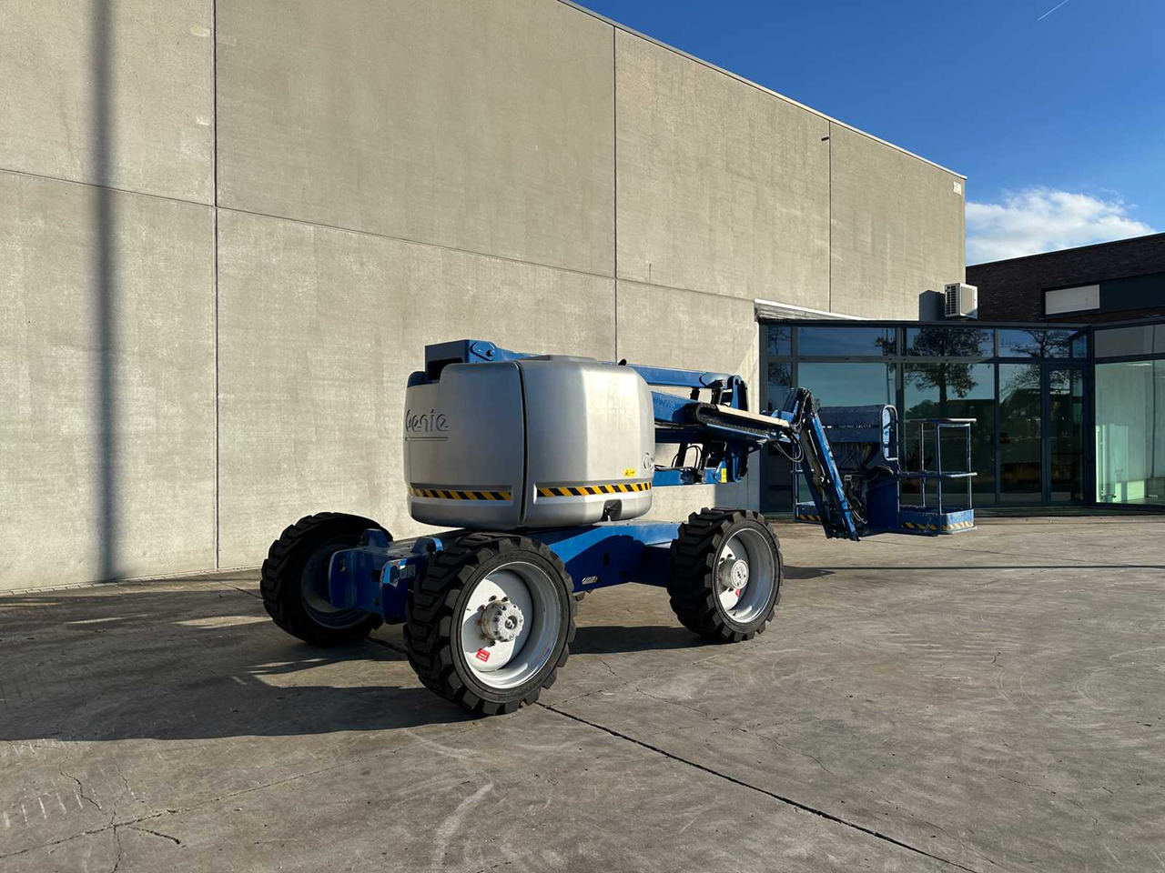 GENIE - 2005 - Z45/25 - AERIAL PLATFORM - Aerial platform: picture 1 GENIE - 2005 - Z45/25 - AERIAL PLATFORM - Aerial platform: picture 1