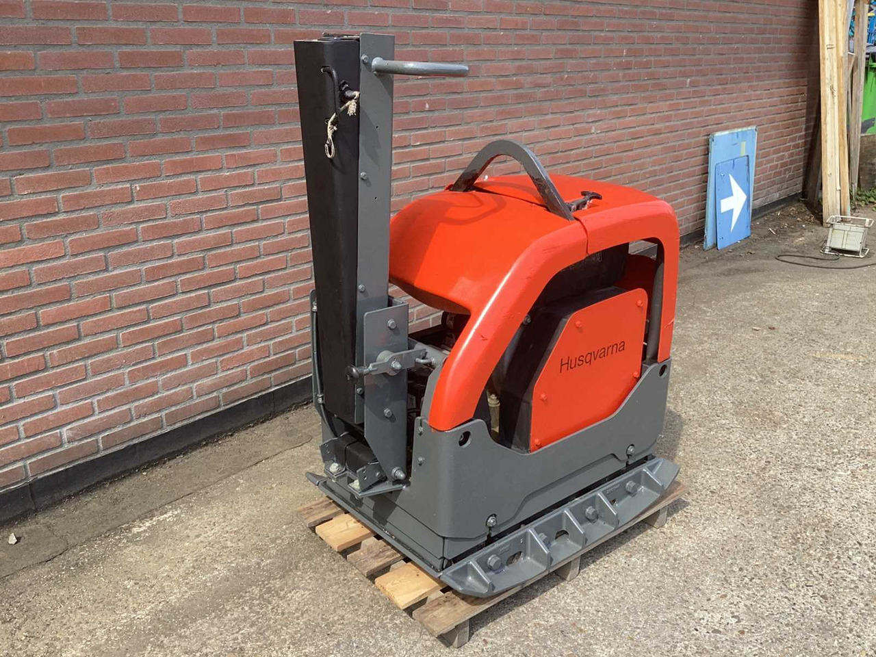 HUSQVARNA LG504 - Plate compactor: picture 5 HUSQVARNA LG504 - Plate compactor: picture 5