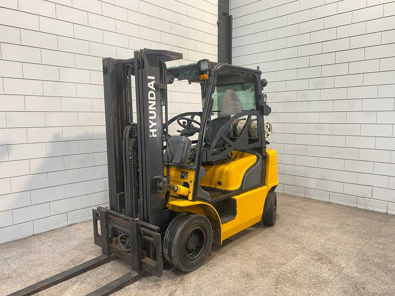 HYUNDAI - 2012 - 25L-7A - FORKLIFT TRUCK - Forklift: picture 2 HYUNDAI - 2012 - 25L-7A - FORKLIFT TRUCK - Forklift: picture 2