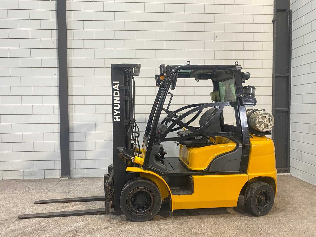 HYUNDAI - 2012 - 25L-7A - FORKLIFT TRUCK - Forklift: picture 1 HYUNDAI - 2012 - 25L-7A - FORKLIFT TRUCK - Forklift: picture 1