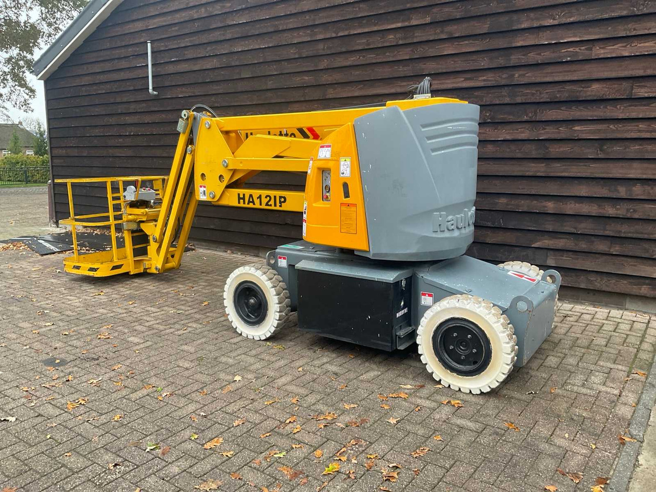 Haulotte HA12IP - Aerial platform: picture 2 Haulotte HA12IP - Aerial platform: picture 2